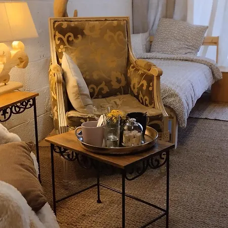 Le Laboratoire Shabby Chic De La Parfumerie Du Manoir * Chavagne